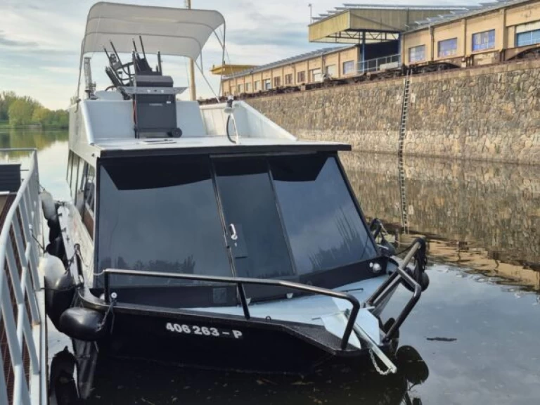 Pronájem Motorová loď v Mělník -Traweller YB35