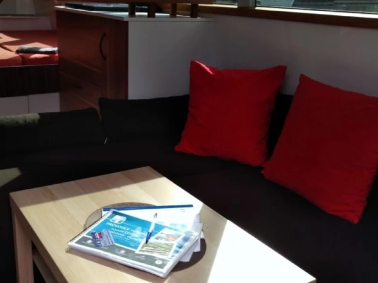 Pronájem jachty v České Vrbné -Traweller YB35 na Samboatu