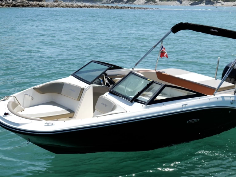 Pronájem lodi Sea Ray Sea Ray 19 SPX OB v Anglet na Samboatu