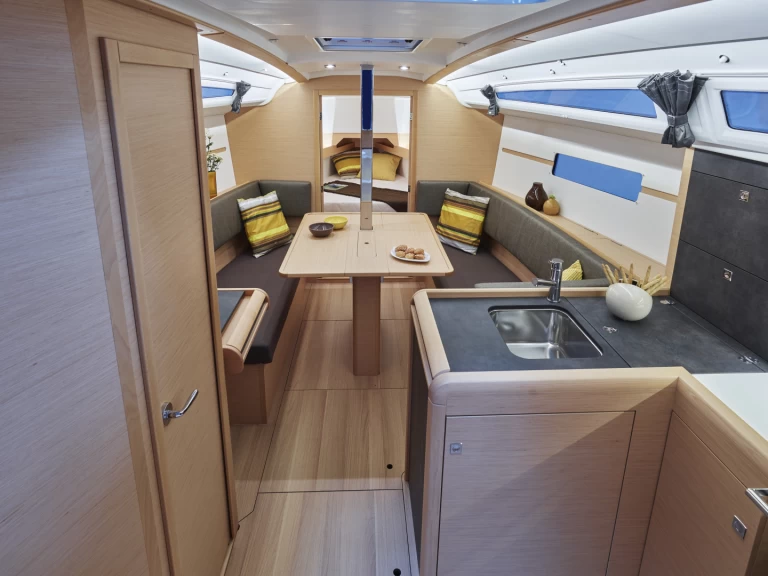 Pronájem lodi Sitges lákavé ceny Sun Odyssey 349