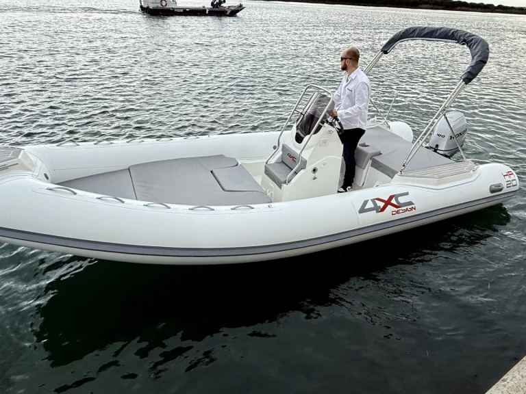 Pronájem Polotuhá loď v Port Leucate -Altamarea Wave 20