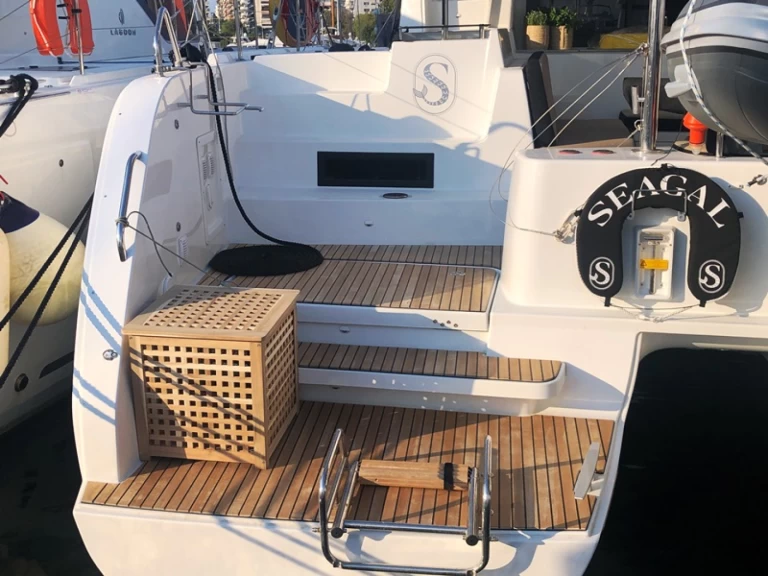 Pronajmout Katamarán se skipperem či ne Lagoon v Piso Livadi