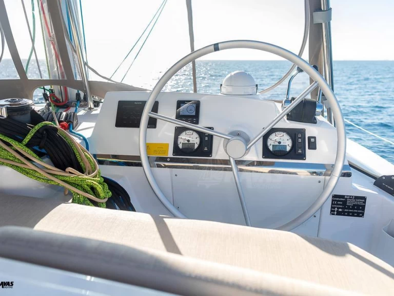 Pronajmout si Bali Bali 4.2 v Alimos