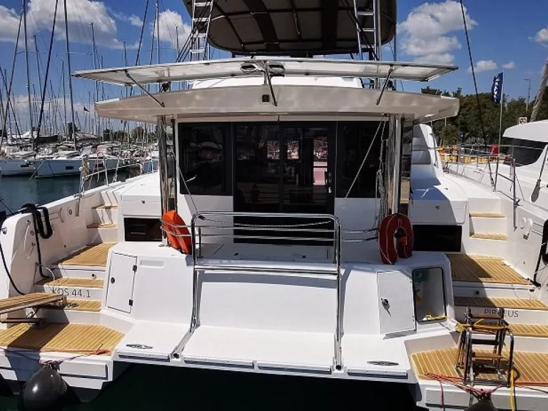 Pronajmout si Bali Bali 4.4 v Alimos