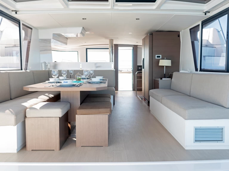 Pronajmout Katamarán se skipperem či ne Bali v Alimos