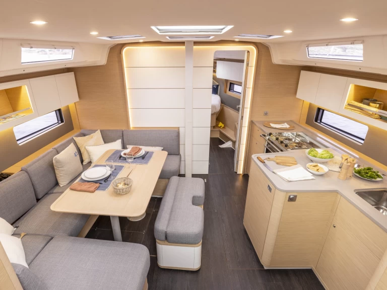 Pronájem lodi Marseille lákavé ceny Dufour 41