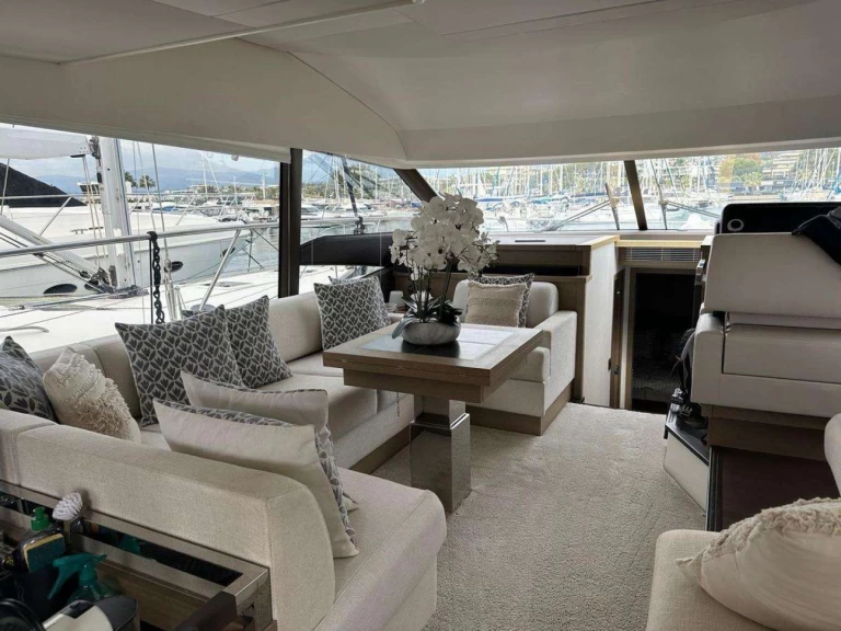 Pronájem lodi Jeanneau L'Odyssee v Saint-Laurent-du-Var na Samboatu