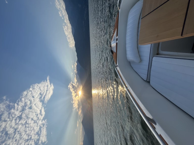 Pronájem lodi Airon Fish 22 v Colico na Samboatu