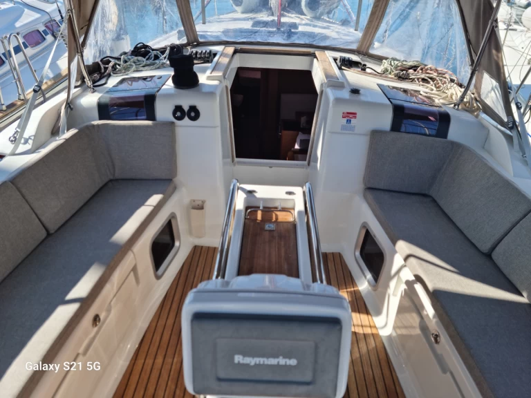 Pronájem Plachetnice Jeanneau s licencí