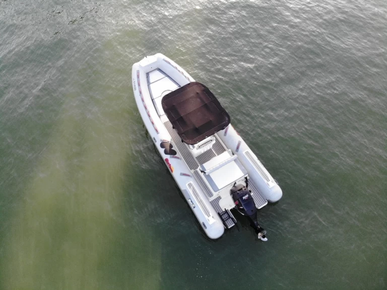 Pronajmout si Bwa Bwa 750 v Lège-Cap-Ferret