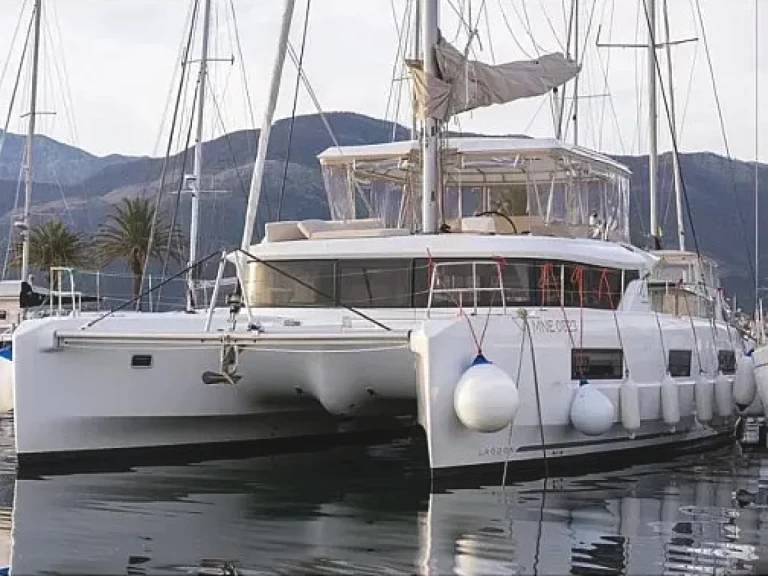 Pronajmout si Lagoon Lagoon 46 v Tivat