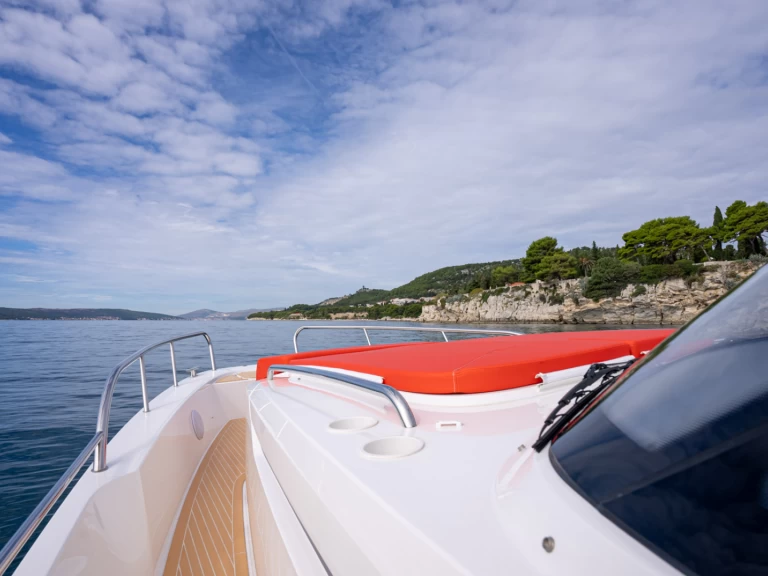 Pronájem Motorová loď Nimbus s licencí