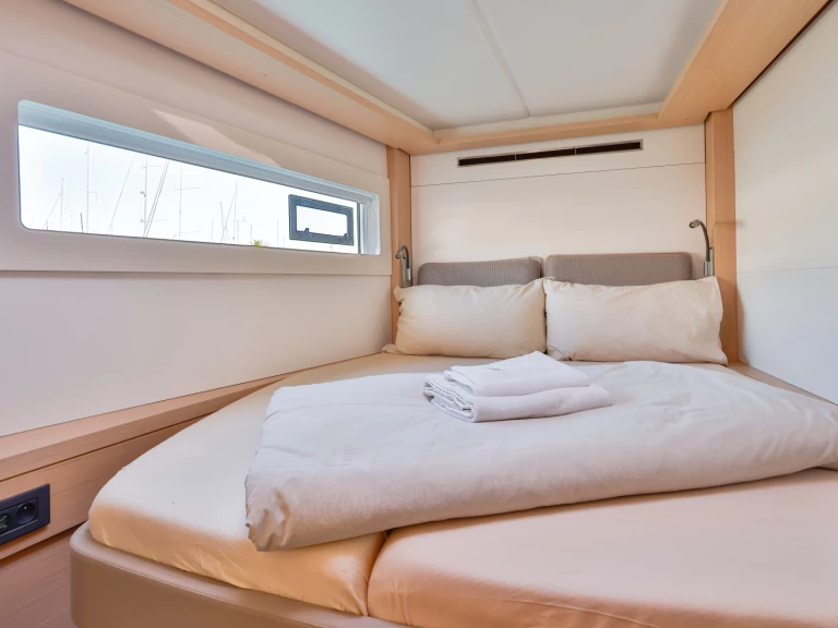 Pronajmout Katamarán se skipperem či ne Lagoon v Tivat