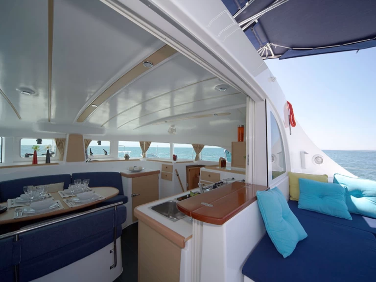 Pronájem lodi Lagoon Lagoon 380 S2 v Rangiroa na Samboatu