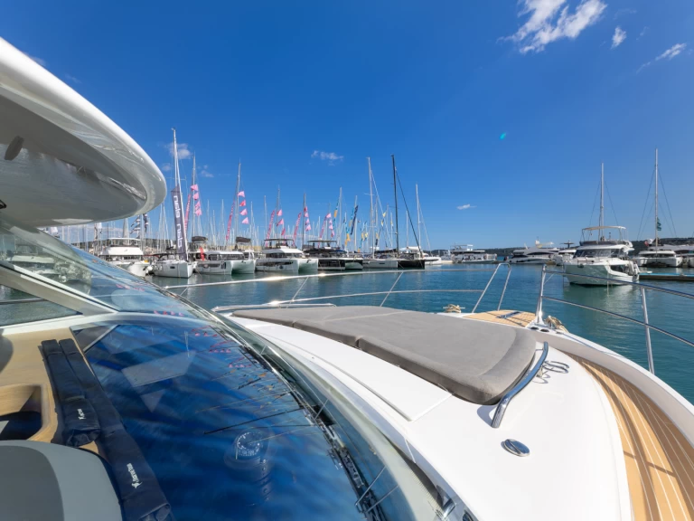 Pronájem lodi Nimbus Nimbus 405 Coupé v Split na Samboatu