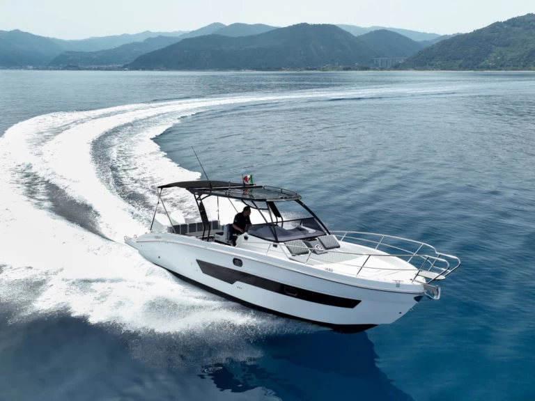 Pronajmout si Saver Saver 330 Sport v Taormina