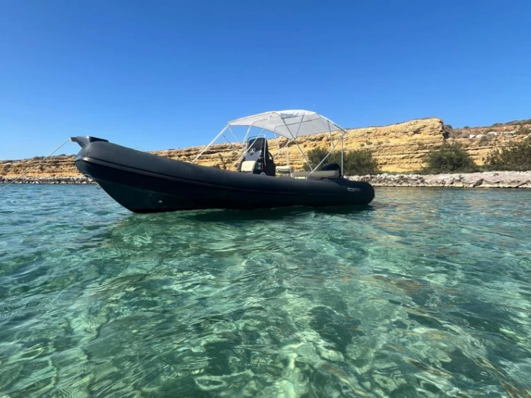 Pronajmout si Ascari Prestige One 20 v Terrasini