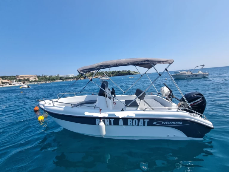 Poseidon Blu Water 170 jednotlivci a charterové společnosti v Agía Pelagía