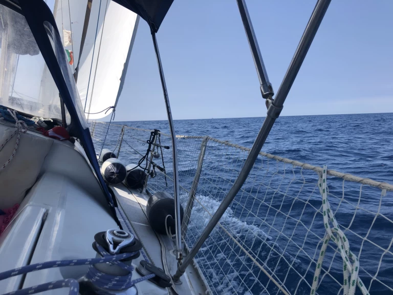 Pronajmout si Jeanneau Sun Odyssey 40 v Menton