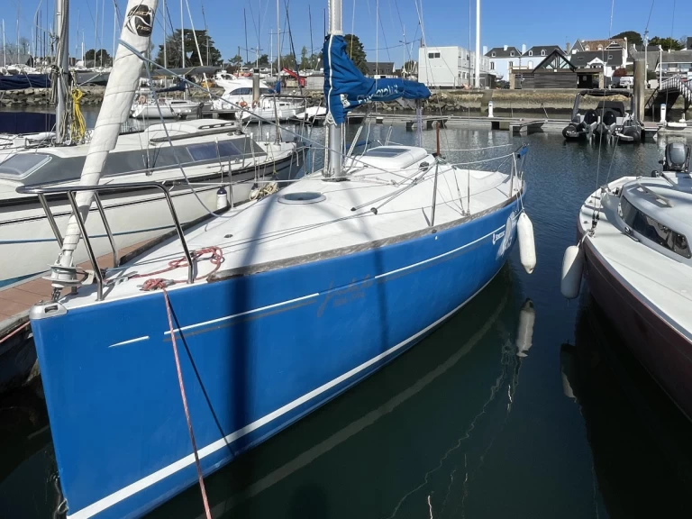 Pronájem Plachetnice Bénéteau s licencí