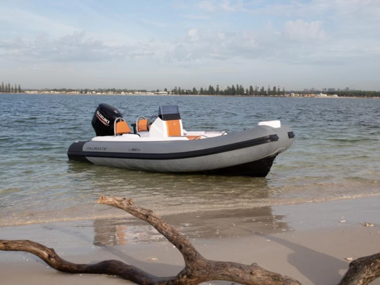 Polotuhá loď k pronájmu v Altea za nejlepší cenu