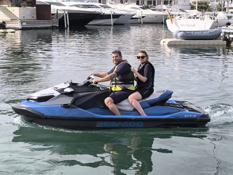Pronájem lodi Sea-Doo GTX 170 v Empuriabrava na Samboatu