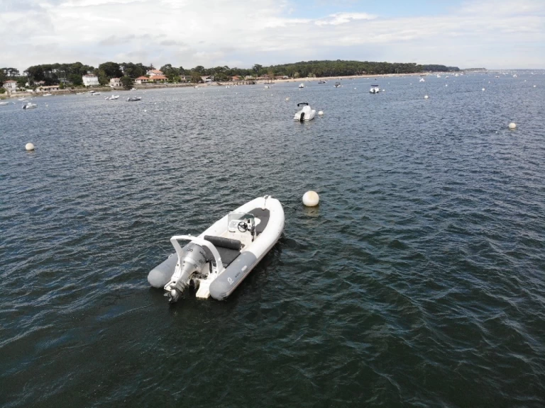 Zodiac Medline II jednotlivci a charterové společnosti v Lège-Cap-Ferret