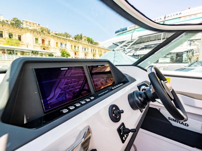 Pronajmout Motorová loď se skipperem či ne Axopar v San Ġiljan