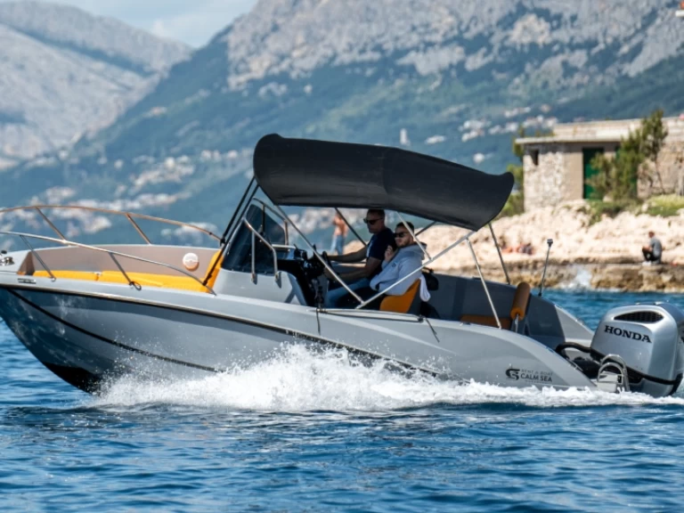 Pronájem Motorová loď Quicksilver s licencí