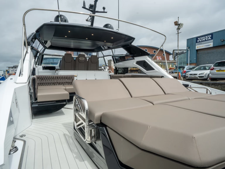 Pronájem Jachta v San Ġiljan -Sunseeker Superhawk 55