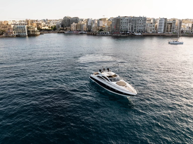 Pronájem Jachta v San Ġiljan -Sunseeker Predator 72