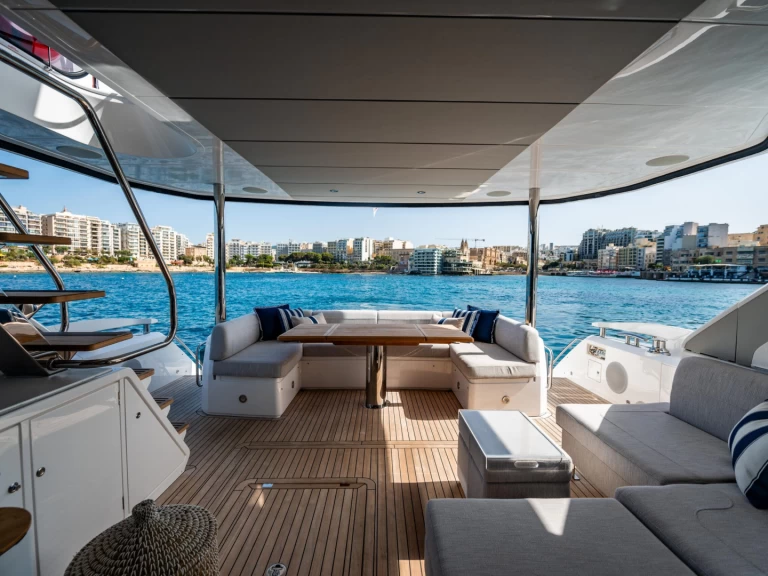 Pronájem lodi San Ġiljan lákavé ceny Sunseeker 76 Yacht