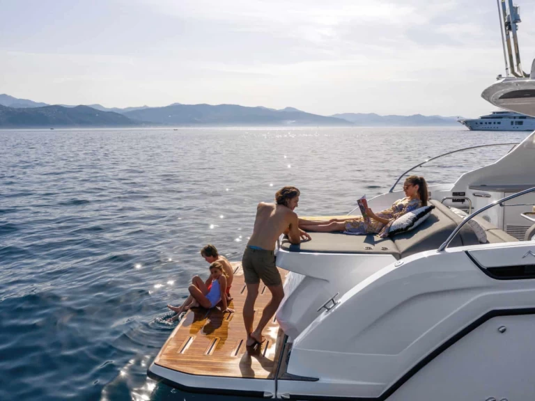 Pronájem Motorová loď v Monako -Azimut Azimut 45