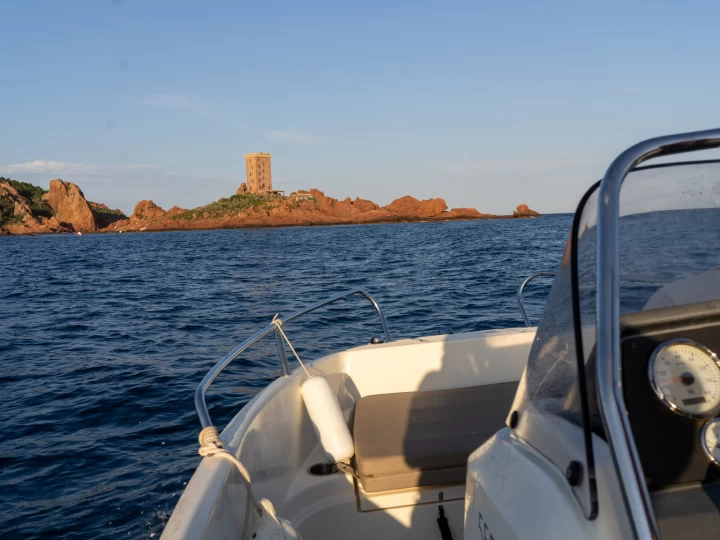 Pronajmout Motorová loď se skipperem či ne Quicksilver v Saint Raphael