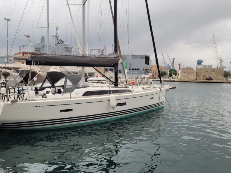 X-Yachts X-Yachts X4³ jednotlivci a charterové společnosti v Toulon