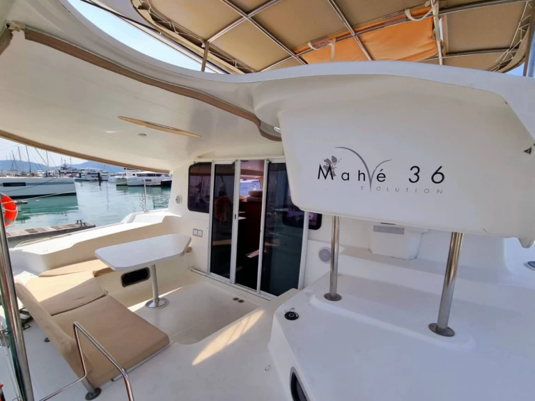 Fountaine Pajot Mahe 36 jednotlivci a charterové společnosti v Mai Khao