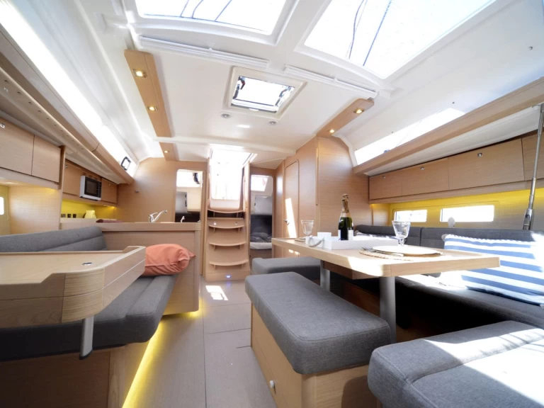 Pronájem lodi Toulon lákavé ceny Dufour 412 Grand Large