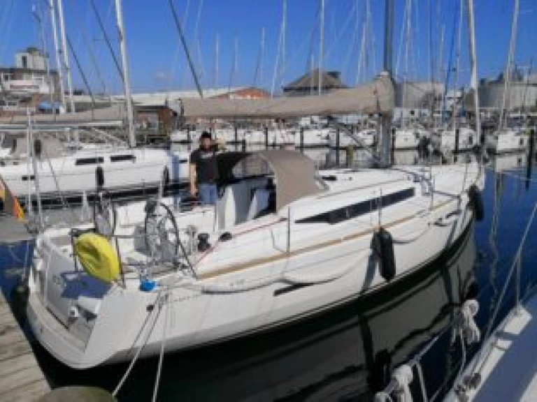 Pronájem Plachetnice v Toulon -Jeanneau Sun Odyssey 439