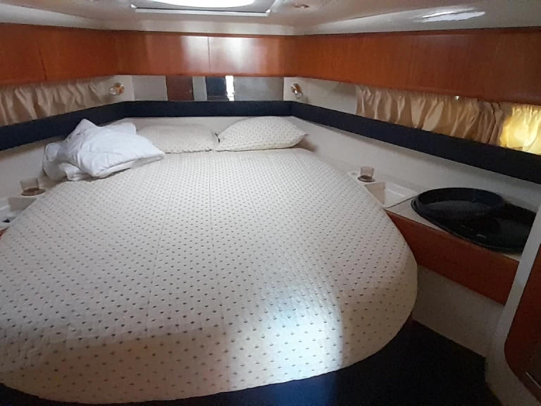 Pronájem jachty v Port Grimaud -Fiart Fiart Genius na Samboatu