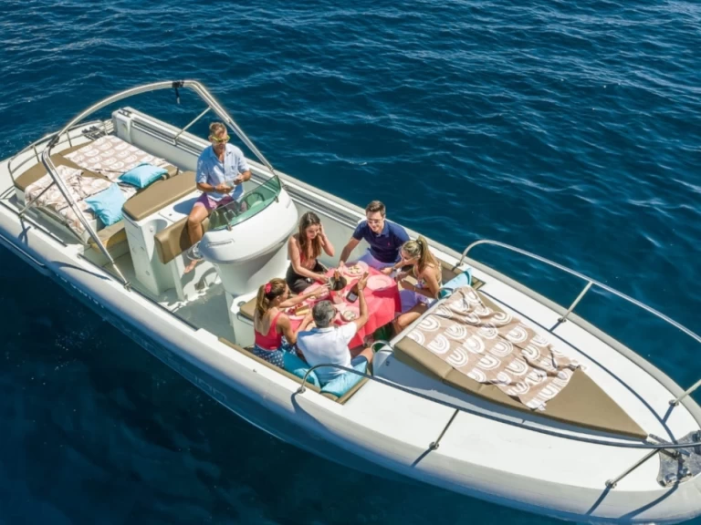 Pronajmout si Expression EXPRESSION 29 v Agay