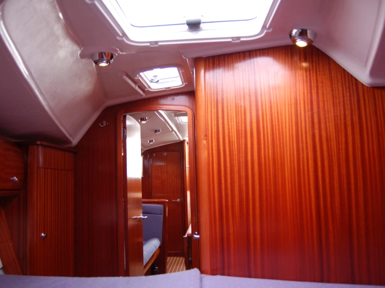 Pronajmout Plachetnice se skipperem či ne Bavaria v Kiel