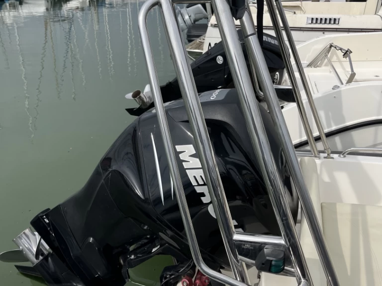 Pronájem Polotuhá loď v Royan -Joker Boat Clubman 22