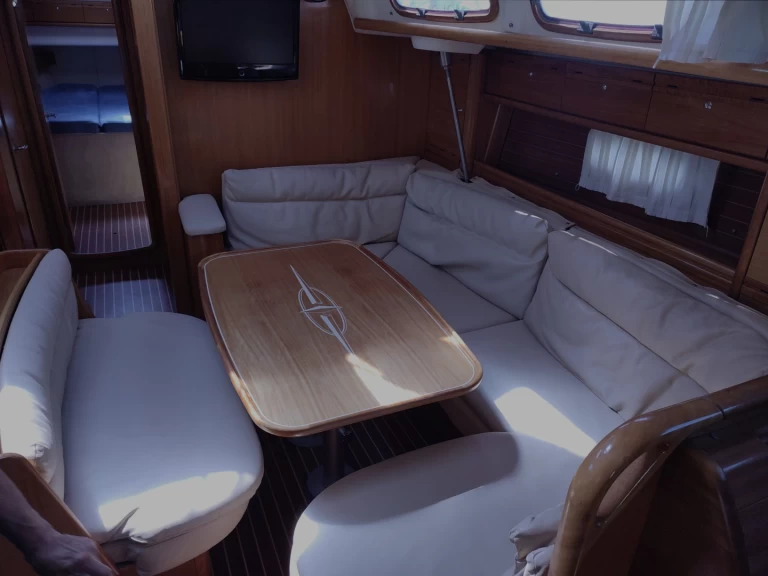 Pronajmout Plachetnice se skipperem či ne Bavaria v Le Grau-du-Roi