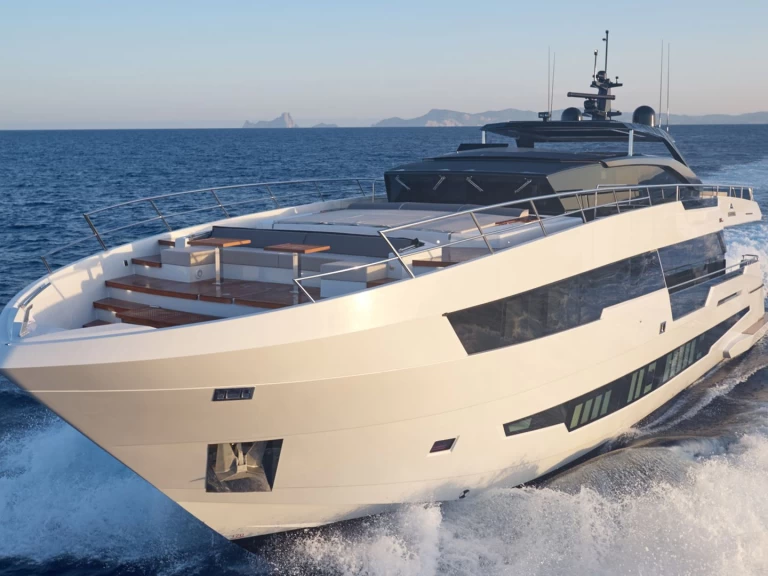 Pronájem lodi Tivat lákavé ceny 100 Century