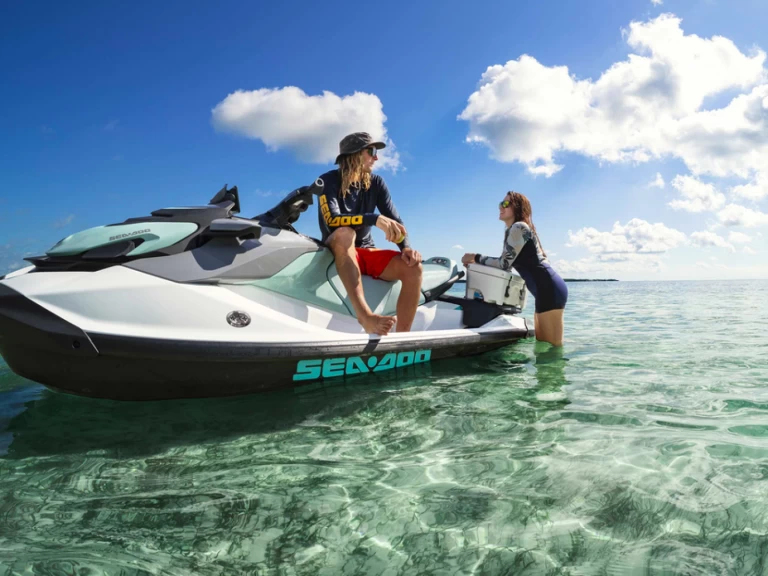 Pronájem Vodní skútr Sea-Doo s licencí