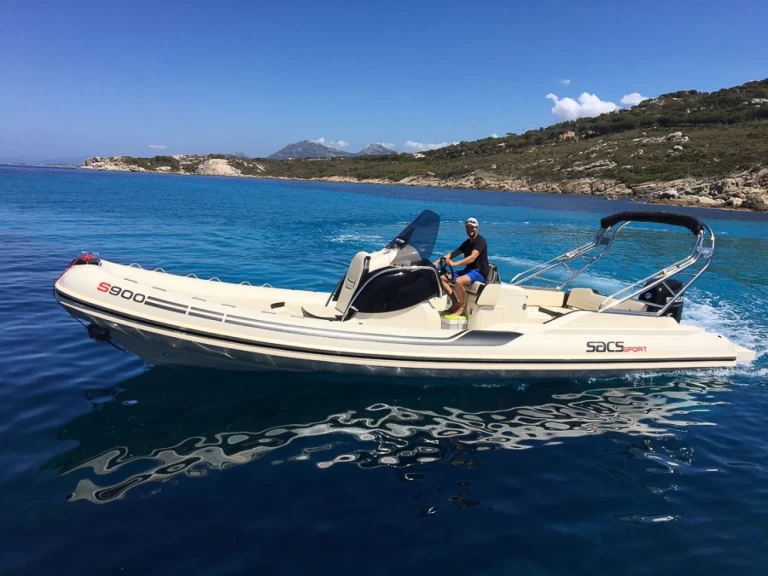 Pronajmout si Sacs S900 Sport v Calvi