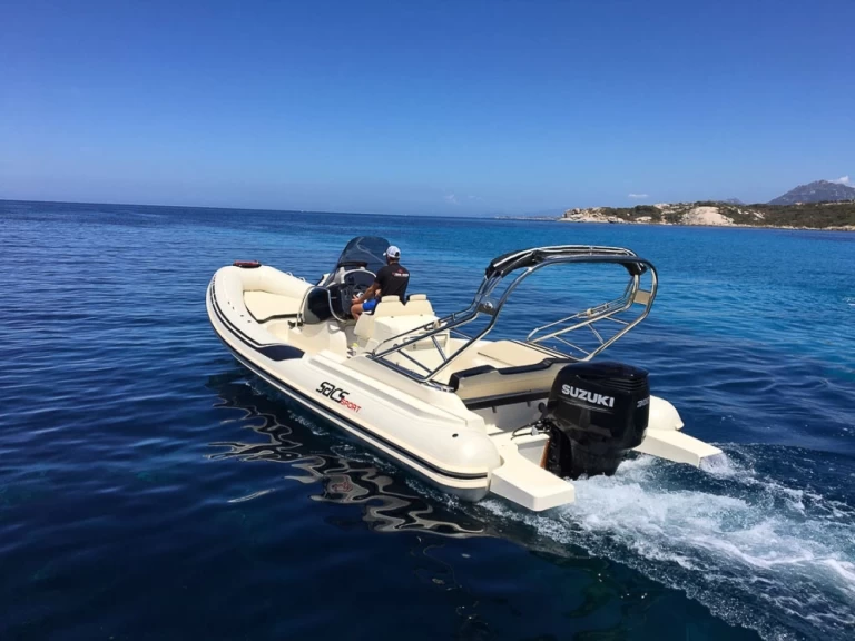 Pronájem lodi Calvi lákavé ceny S900 Sport