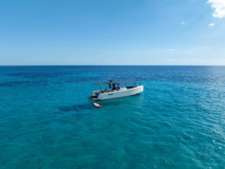 Pronajmout si Fjord Fjord 36 Open v Mahon Port