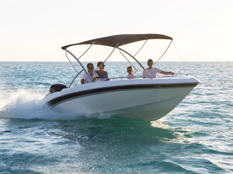 explorer 195 mercury pro xs 150 hp jednotlivci a charterové společnosti v Pointe d'Esny