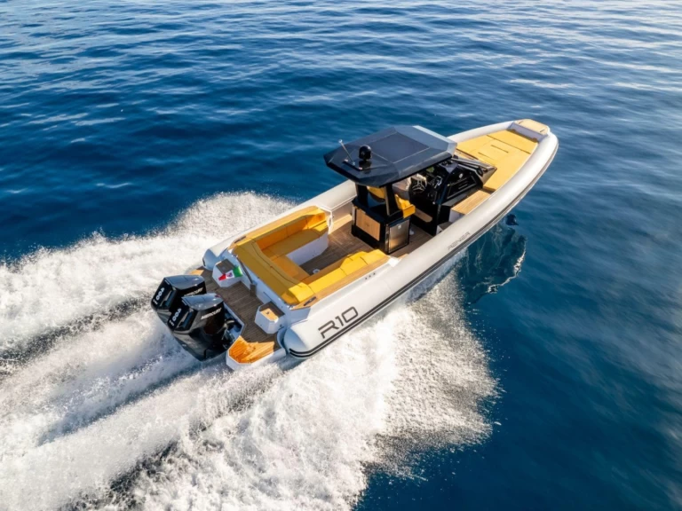 Polotuhá loď k pronájmu v Mahon za nejlepší cenu